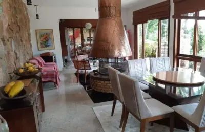 Casa em condomínio com 4 quartos e 1 suíte no bairro portão em atibaia-sp: 400m² de pura sofisticação!