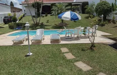 Chácara venda no centro de bom jesus dos perdões-sp: 4 quartos, 2 suítes, 2 salas, 3 banheiros, 4 vagas de garagem, 300,00 m² de área.