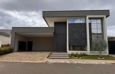 Casa com 3 quartos à venda na Rua Coronel Cirilo Lopes de Morais, Centro, Caldas Novas