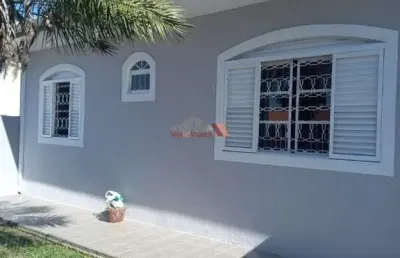 Belíssima casa em araucária no porto das laranjeiras