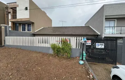 Casa espaçosa à venda em fazenda velha, araucária - com jardim e garagem