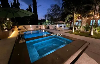Casa à venda no alphaville localizada na cidade de santana de parnaíba/sp