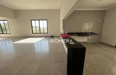 Casa térrea, no condomínio saint charbel em aracoiaba da serra.