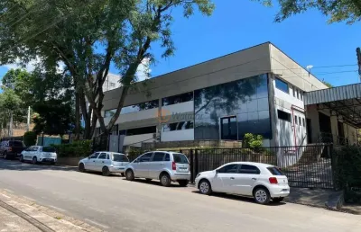 Galpão industrial de alto padrão para locação em vinhedo-sp, bairro santa cândida: 8 salas, 6 banheiros, 4 vagas de garagem, 1.700m²