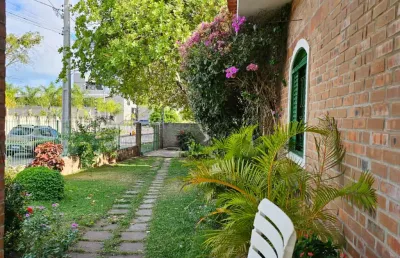 Casa excelente oportunidade com possibilidade de comercio
