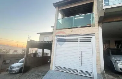 Sobrado para locação – conforto, segurança e localização privilegiada no condomínio chácaras luzia vicente – hípica jaguari