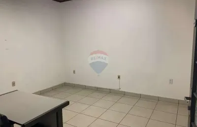 Sala comercial para alugar na Avenida José Gomes da Rocha Leal, 796, Centro, Bragança Paulista