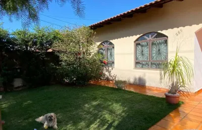 Casa com 3 quartos à venda na rua ana stuart, brasília, londrina por r$ 650.000