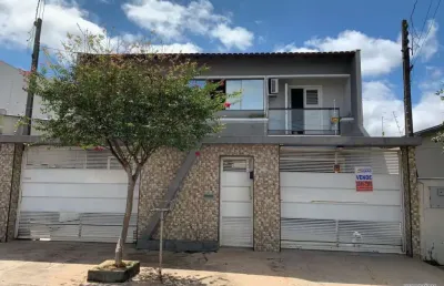 Casa à venda na Rua Josephina Colombo, Conjunto Semiramis Barros Braga, Londrina