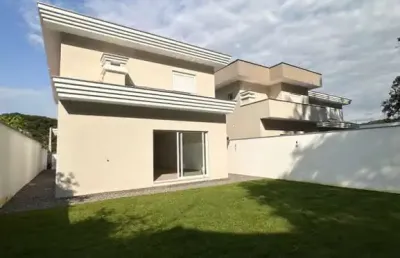 Casa com 4 quartos à venda no glória, joinville  por r$ 2.350.000