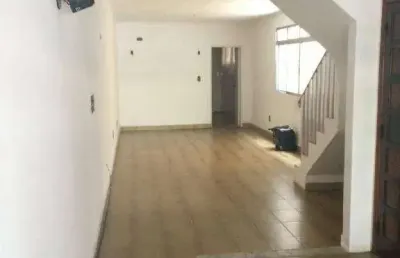 Sobrado com 4 dormitórios à venda, 192 m² por r$ 550.000,00 - vila cascatinha - são vicente/sp