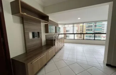 Apartamento no edifício claudia centro de balneário camboriú