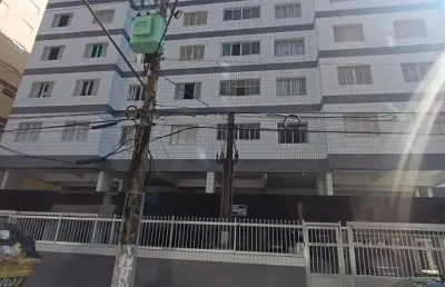 Ótimo apartamento com 03 dormitórios na ocian a uma quadra da praia