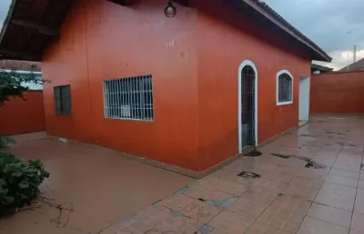 Casa isolada para locação com 03 dormitórios no jardim real próximo a praia