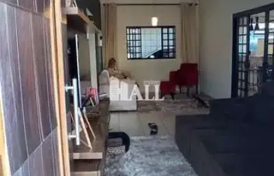 Casa com 3 quartos à venda na Rua José Anésio Colombo, Jardim Astúrias, São José do Rio Preto