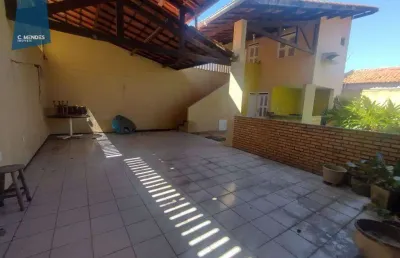 Casa duplex ampla com 5 suítes e piscina – ideal para empresas ou moradia