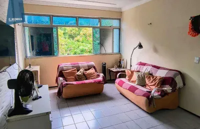 Apartamento amplo e com elevador no melhor do montese