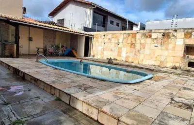 Casa alto padrão com piscina e deck gourmet a 450m do shopping via sul!