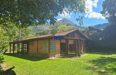 Casa em condomínio fechado com 3 quartos à venda na das perobas, 2000, araras, petrópolis por r$ 590.000
