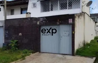 Casa com 3 quartos à venda na rua francisco das mercês, 219, buraquinho, lauro de freitas por r$ 699.000