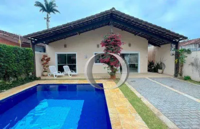 Casa guarujá, piscina e churrasqueira, 5 quartos sendo 3 suítes