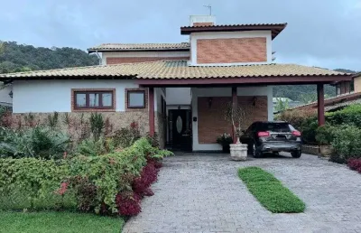Casa no granville, 4 suítes, piscina e churrasqueira