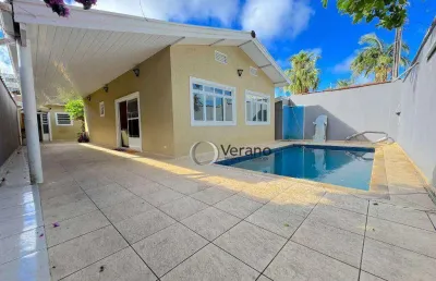 Casa a venda na enseada com piscina e churrasqueira
