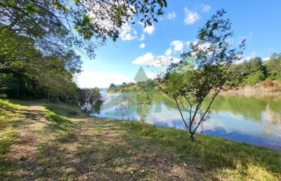Sítio à beira da represa em piracaia: um refúgio de tranquilidade e beleza