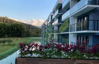 Lindo apartamento com vista para pedra grande no condomínio vila dos lagos