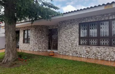 Sobrado à venda em curitiba, uberaba, com 3 quartos, 200m²