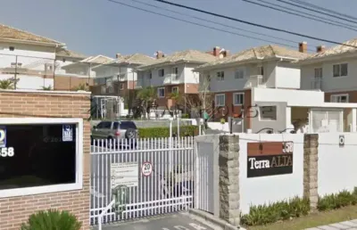 Sobrado à venda em curitiba, guabirotuba, com 4 quartos, 200m²