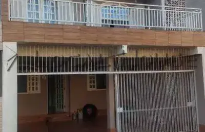 Sobrado à venda em curitiba, xaxim, com 3 quartos, 130m²