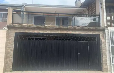Sobrado à venda em curitiba, sítio cercado, com 3 quartos, 103m²