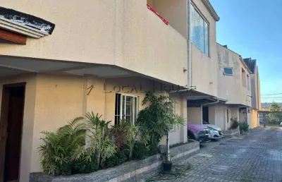 Sobrado à venda em curitiba, bacacheri, com 3 quartos, 124m²