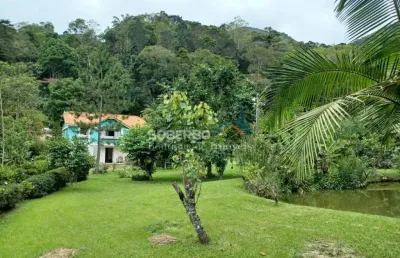 Sítio c/ 3.900 m2, casa 3 quartos, piscina, sauna, lago, nascente, montanhas, teresópolis, rj