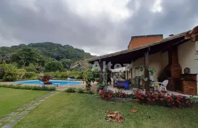 Chácara 11.700 m2, casa linear, 4 quartos, piscina, sauna, pomar, albuquerque, teresópolis