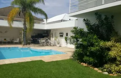 Casa alto padrão, 4 quartos (2 suítes), piscina, sauna, espaço gourmet, condomínio barra da tijuca, rj