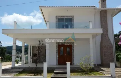 Casa 4 suítes, condomínio com piscina e lazer completo, vargem grande, teresópolis.