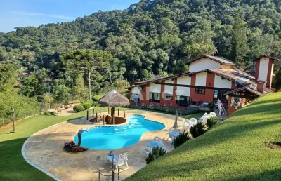 Chácara com 2 casas, área de lazer, piscina e 4000 m2, albuquerque, teresópolis, rj