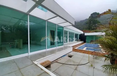 Casa de alto padrão, 3 suítes, piscina, hidro, área gourmet, parque do ingá, teresópolis