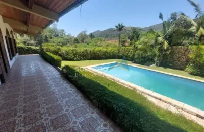 Terreno com 2710 m2 e casa antiga, 6 quartos, albuquerque, teresópolis