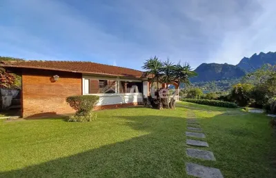 Casa linear, 3 quartos +3 anexos, quintal, piscina, caxangá, teresópolis