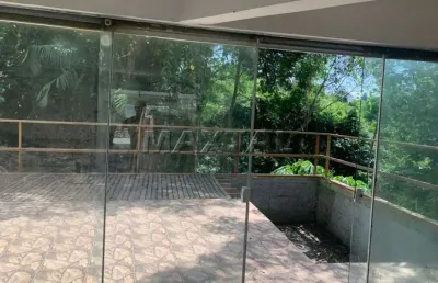 Casa em condomínio com 3 dorms c/suítes, 5 vagas e quintal, vila irmãos arnoni
