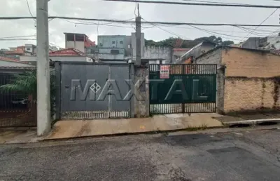 Terreno plano à venda de 241m², com sobrado no local a uma quadra da avenida imirim.