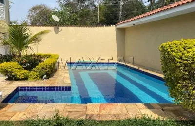 Sobrado à venda no tremembé de 640 m², com 6 dormitórios, 6 banheiros, quintal e 4 vagas.