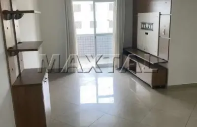 Apartamento à venda, com 2 dormitórios, sendo um 1 suíte, amplo closet e 2 vagas.