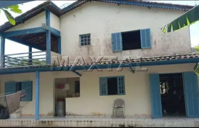 Sobrado em ubatuba, na praia de picinguaba ,3 dormitórios ,3 banheiros e 2 varandas.