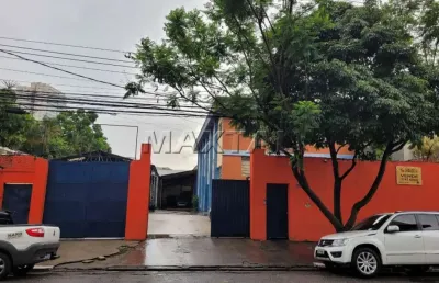 Galpão para locação no bairro da  barra funda, de 1250m². com 60 vagas de garagem e 5 banheiros.