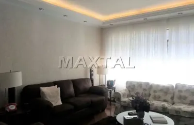 Casa de 3 andares no jardim frança, 840m², 8 dormitórios, 5 suítes e 8 vagas de garagem.
