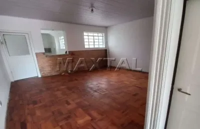 Sobrado à venda, de 120m² no bom retiro, 3 dormitórios, 2 banheiros e quintal.